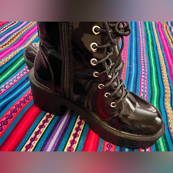 WITCHY BOOTS SIZE 8 FAUX LEATHER - Picture 7 of 7